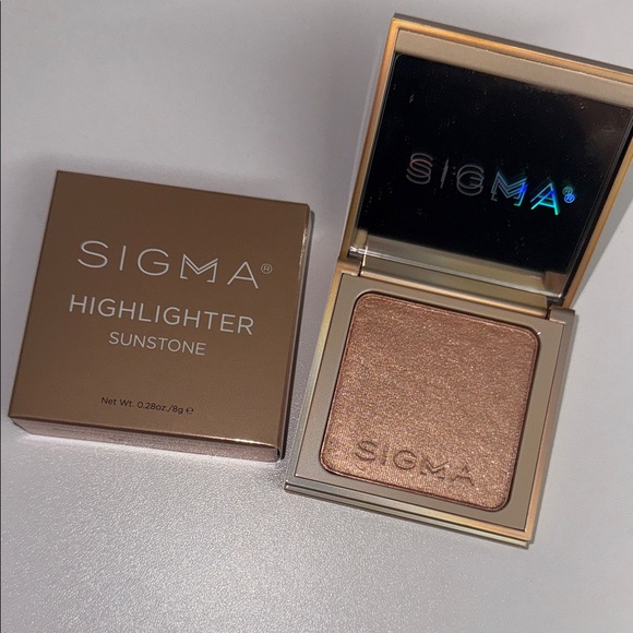 Sigma Beauty Sunstone Highlighter - Radiant Gold - Picture 1 of 5